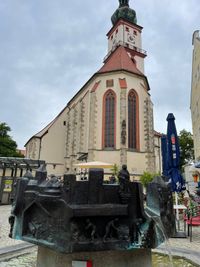 Sulzbach-Rosenberg Making 109 (Kirche mit Brunnen)